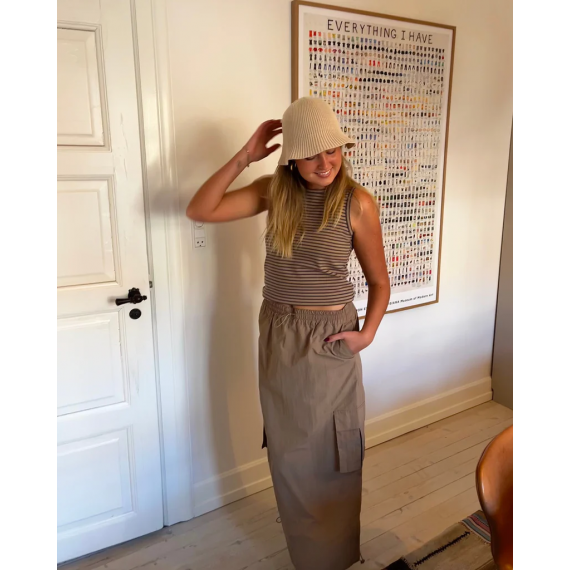 Obs: Bildet viser hvordan toppen sitter på, ikke riktig farge.