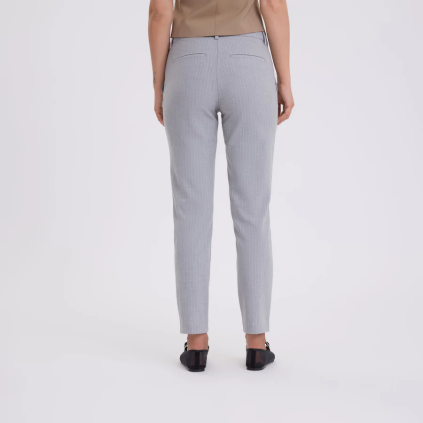 Kylie Regular 553 | Light Grey Pinstripe