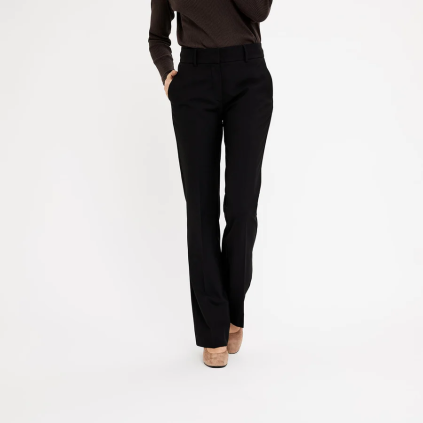 Clara Regular 285 | Black