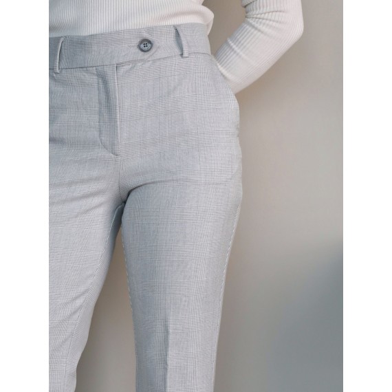 Clara Rax | Quiet Gray