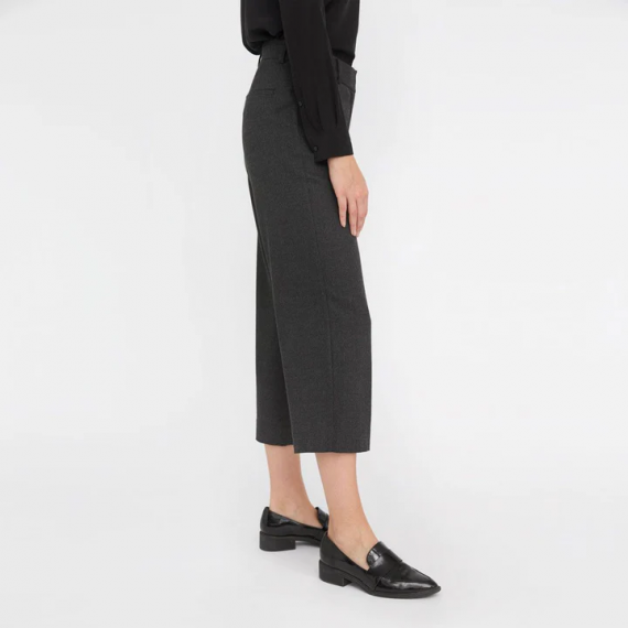 Dena Crop | Black Grand Herringbone